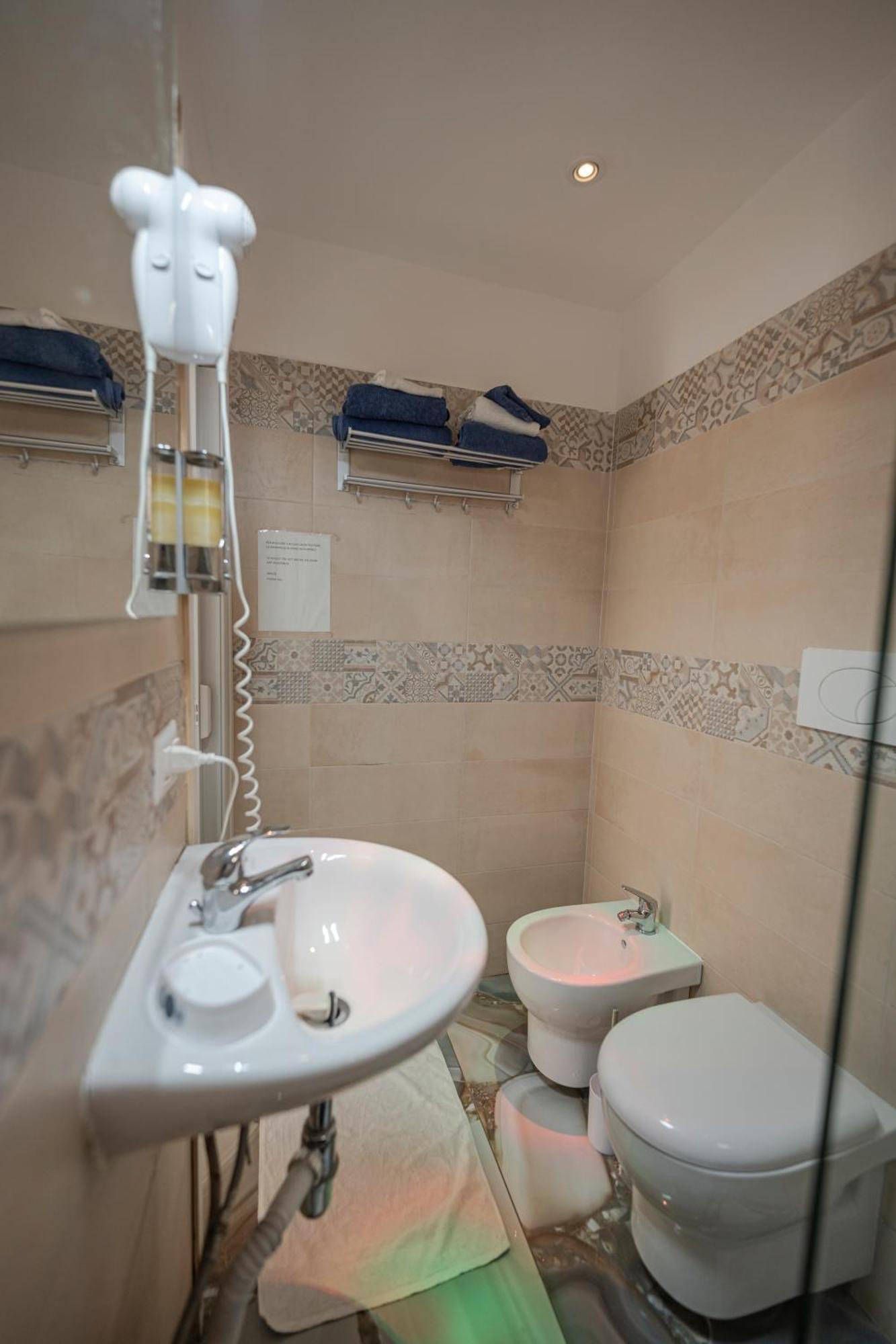 Il Faro 17 Bed & Breakfast Taranto Exterior photo