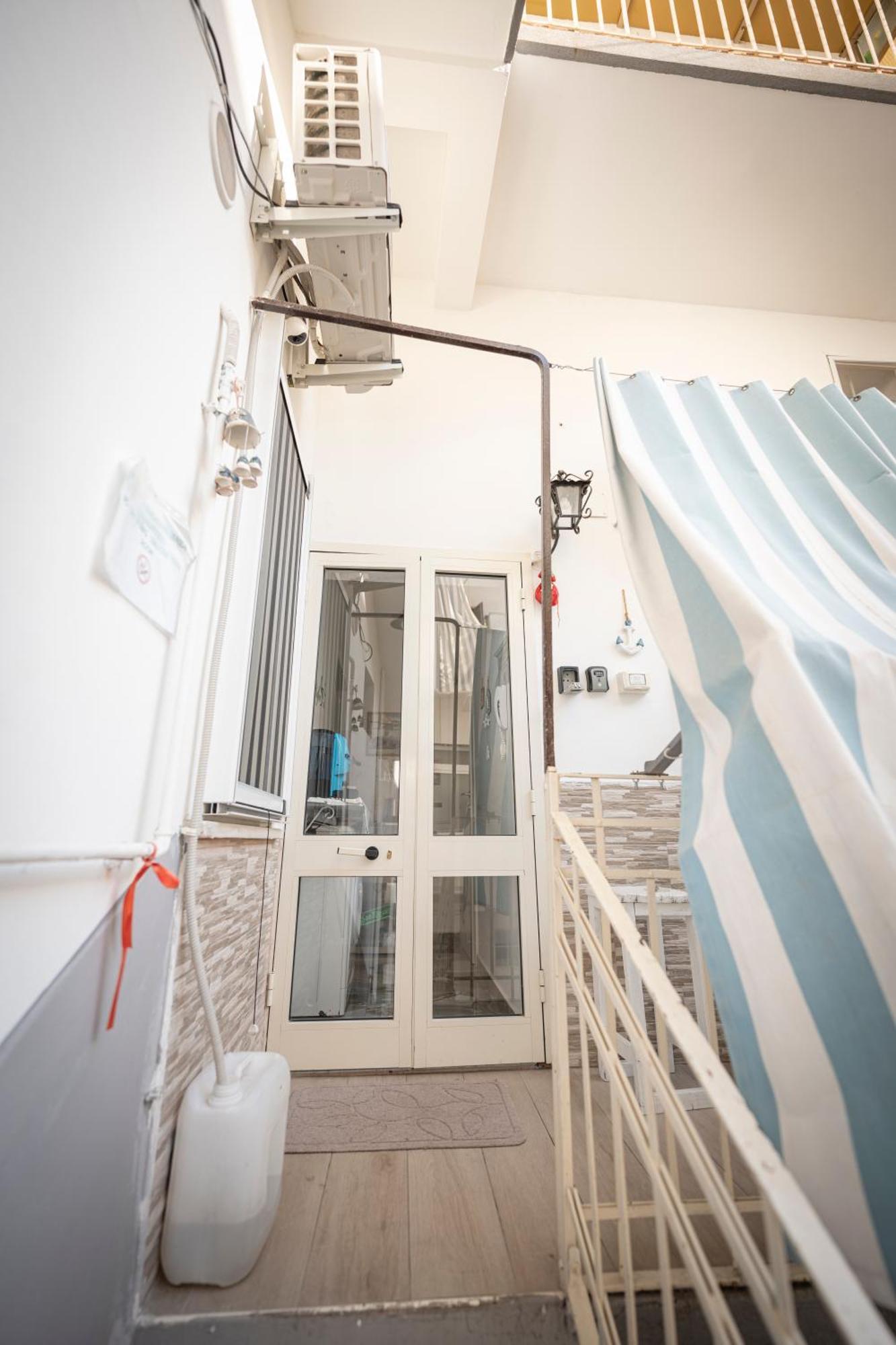 Il Faro 17 Bed & Breakfast Taranto Exterior photo